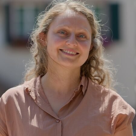 Elena Müller-Tzoulakis, Betreuungskraft